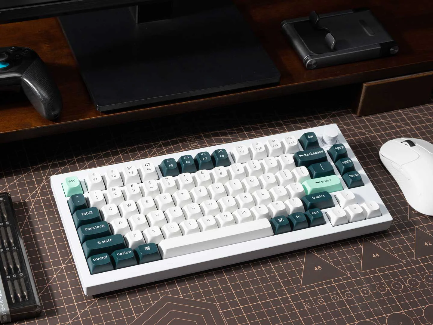 Keyboard Keychron Q1 HE  Q1H-P1 , QMK/VIA Wireless/Bluetooth Mechanical Keyboard , Hall Effect , Purple Switch (Hot-Swappable) , 75% , US Layout , White/Green , Q1H-P1 - Image 2