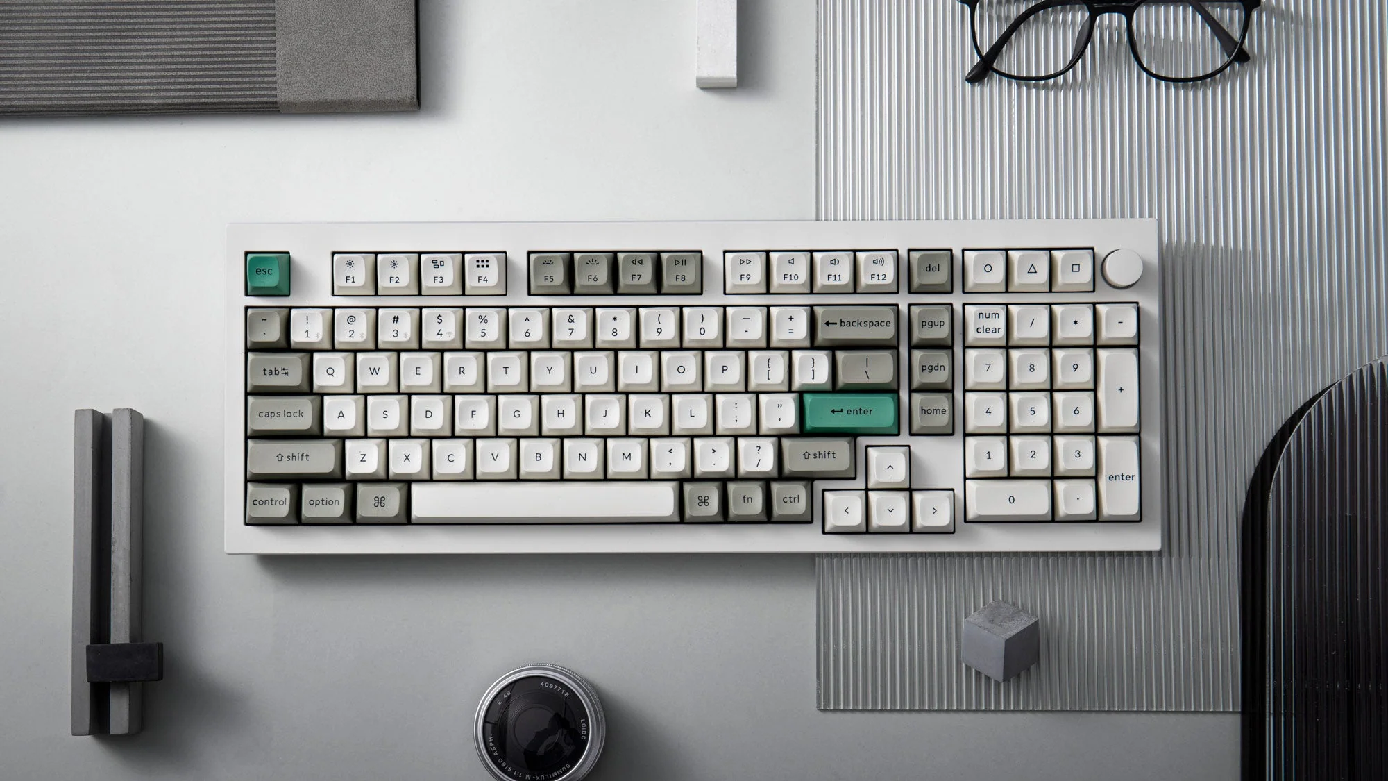 Keyboard Keychron Q5 Max  Q5M-P1 , QMK/VIA Wireless/Bluetooth Mechanical Keyboard , Red Switch (Hot-Swappable) , 96% , US Layout , White/Grey/Green , Q5M-P1 - Image 3