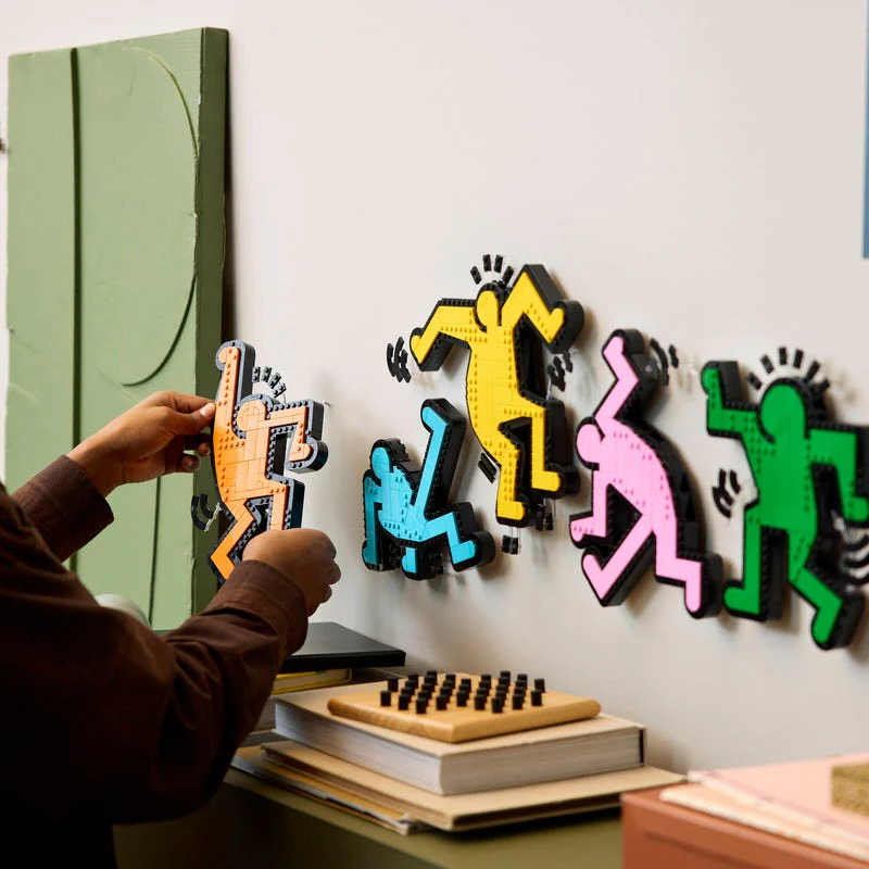 Lego Art Keith Haring Dancing Figures 31216 - Image 4