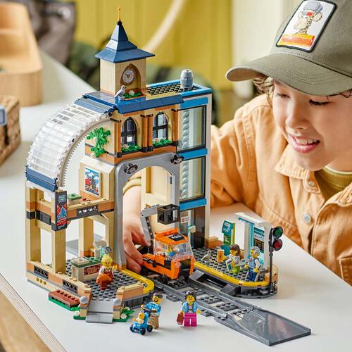 Lego City Central Train Station 60469 - Image 4