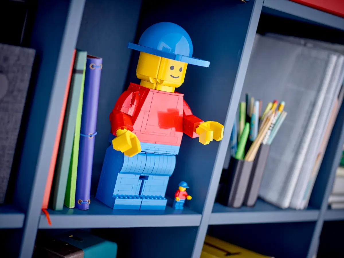Lego Classic Up-Scaled Minifigure 40649 - Image 4