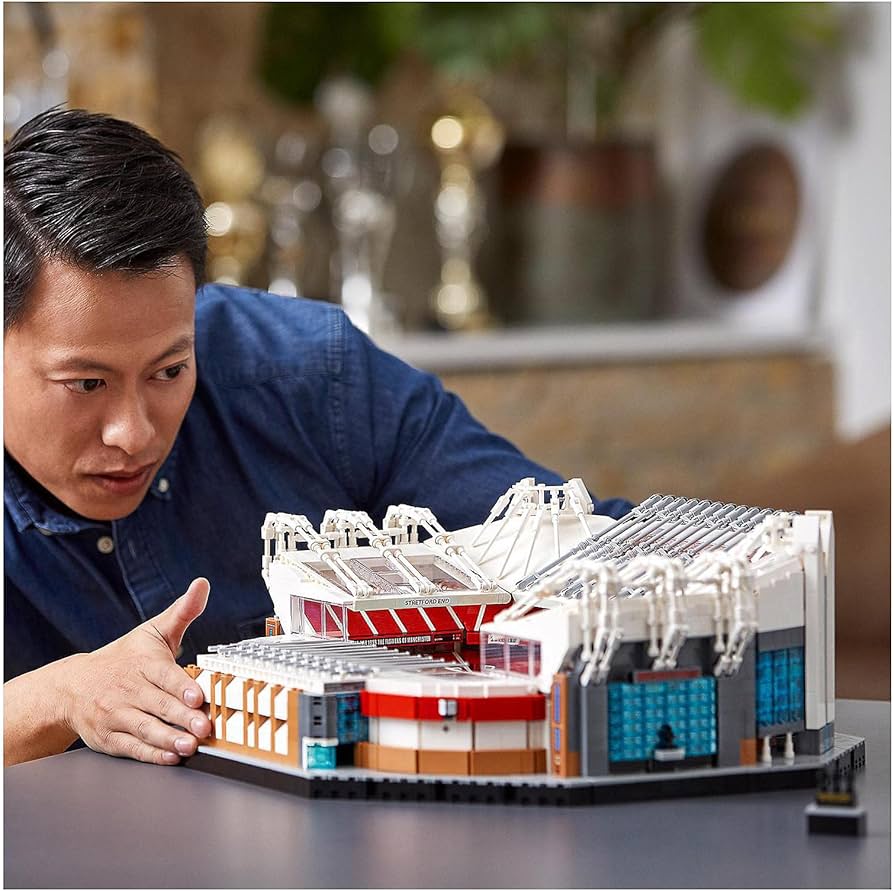 Lego Creator Old Trafford Manchester United 10272 - Image 4