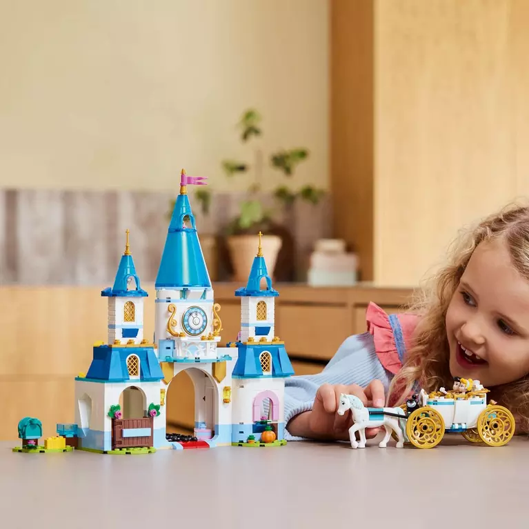 Lego Disney Cinderella's Castle and Horse Carriage 43275 - Image 4