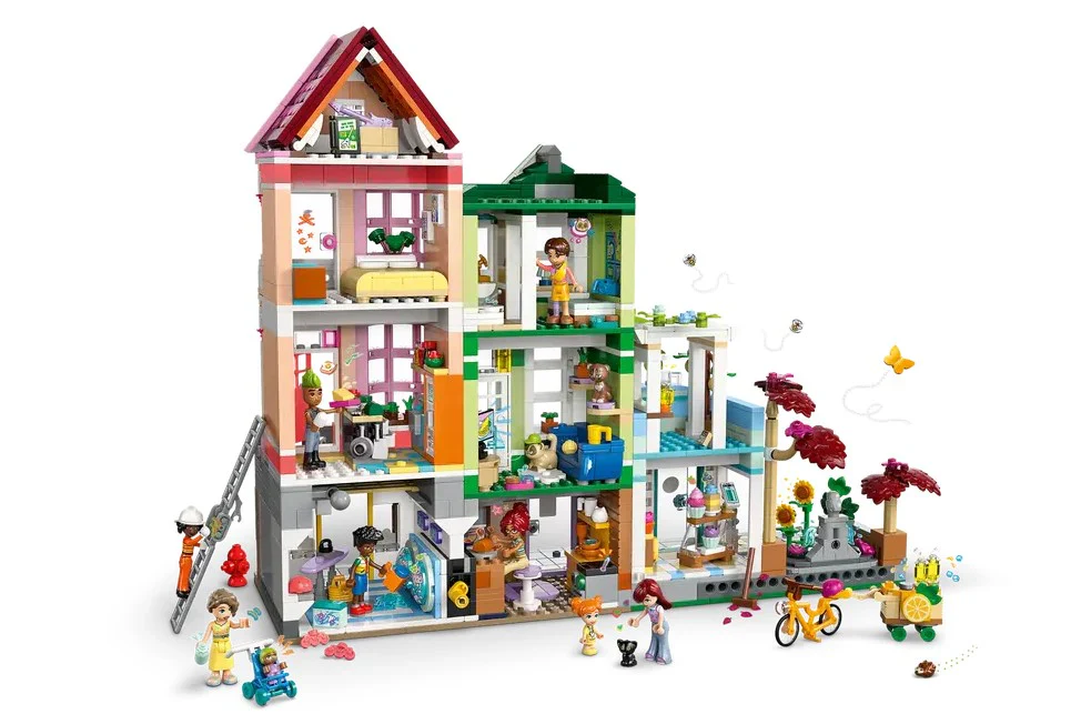 Lego Friends Heartlake City Apartments & Shops 42670 - Image 2