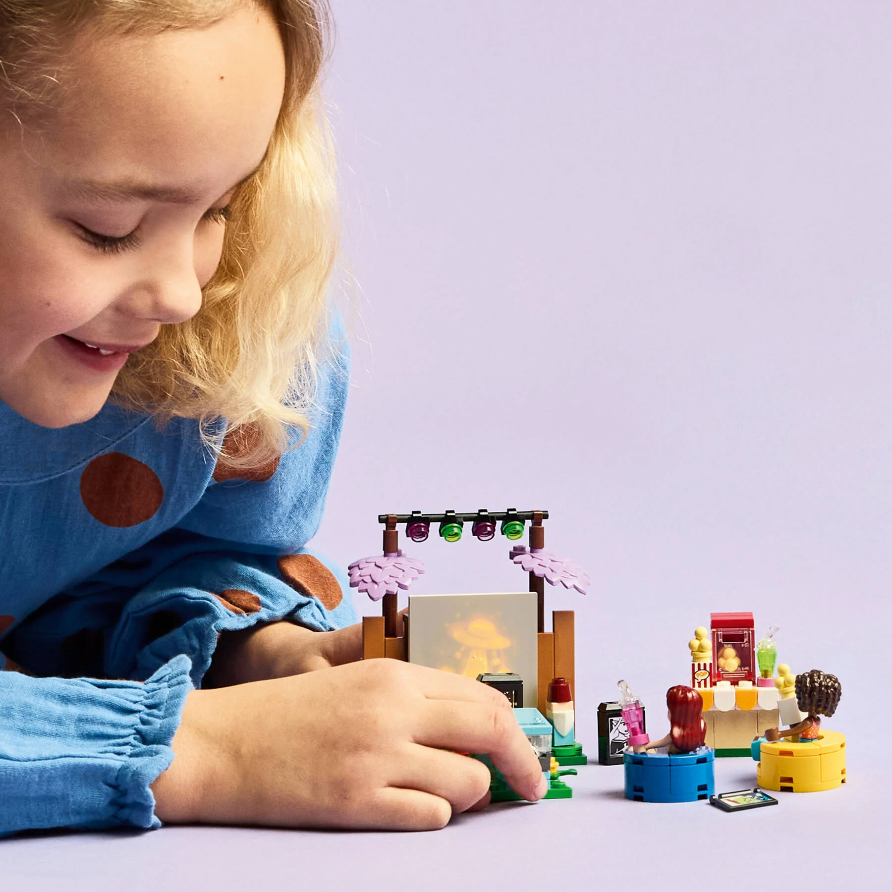 Lego Friendship Movie Night 42642 - Image 4