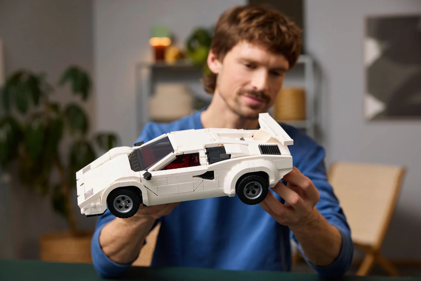 Lego Icons Lamborghini Countach 5000 Quattrovalvole 10337 - Image 4