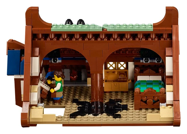 Lego Ideas Medieval Blacksmith 21325 - Image 3