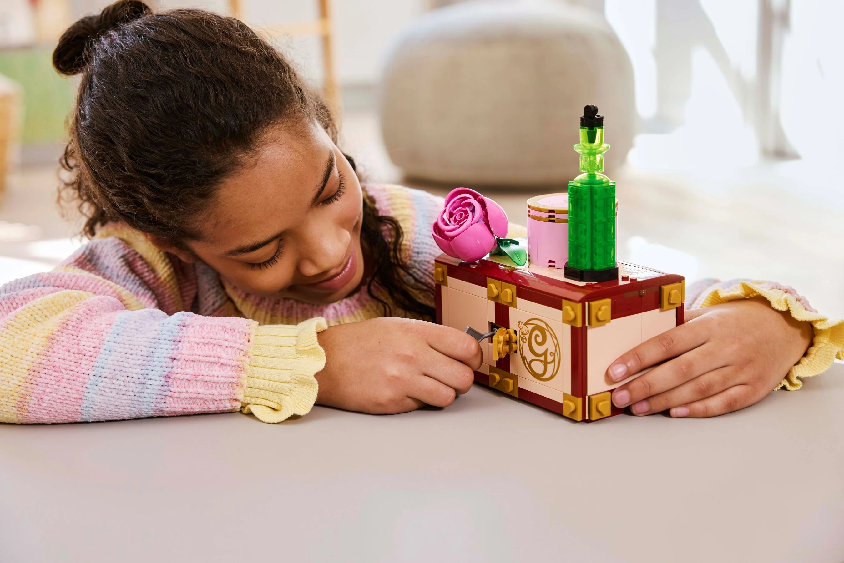 Lego Wicked Glinda & Elphaba's Dormitory 75683 - Image 5