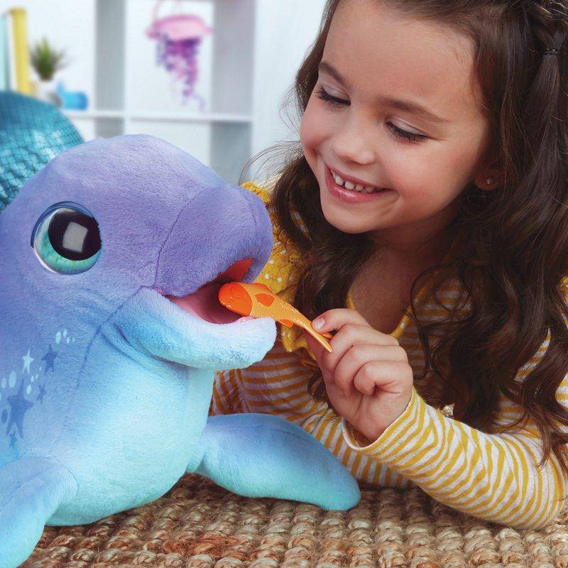 Plush FurReal Friends Dazzlin Dimples My Playful Dolphin - Image 5