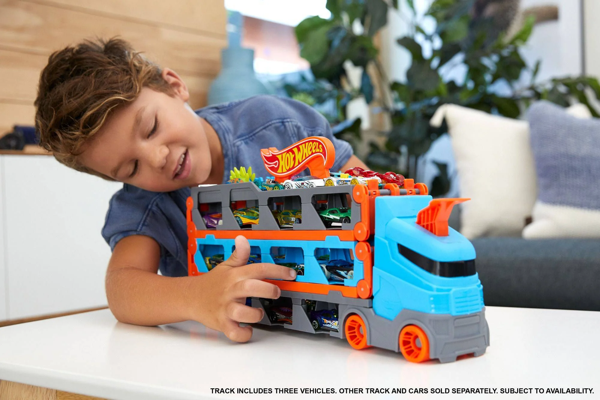 Vehicle Hot Wheels City Speedway Hauler - Image 3
